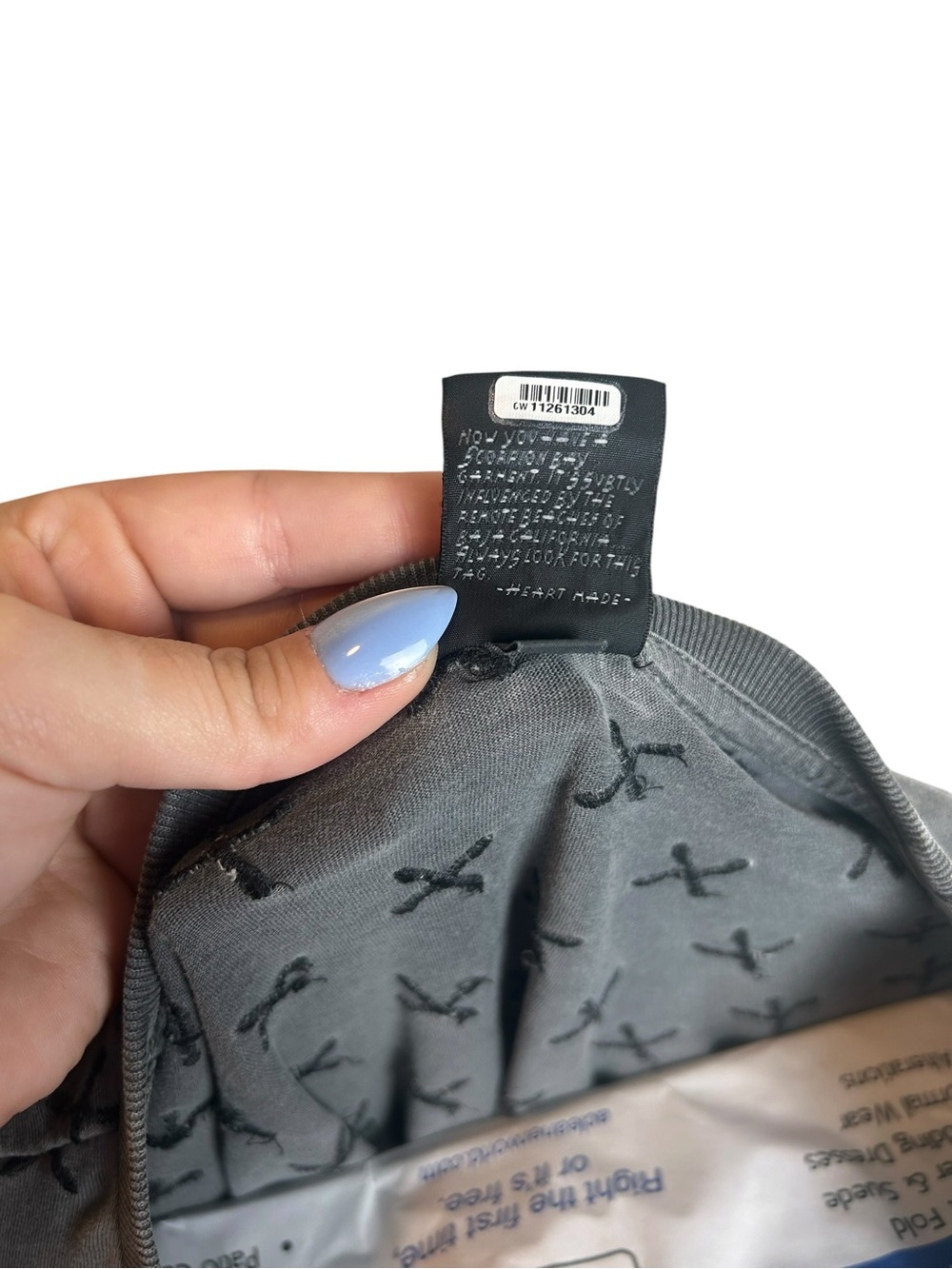 Scorpion Bay All Over Embroidered Cross Tshirt Mens Med Charcoal Grey - Picture 3 of 6